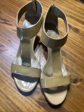 NEW- Moschino Nude Patent Leather T-Strap Heels